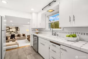 14021 27th Ave NE, Seattle, WA 98125 - Photo 10