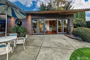 7503 Fairway Dr NE, Seattle, WA 98115 - Photo 30