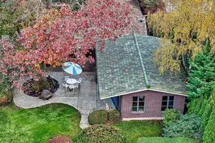 7503 Fairway Dr NE, Seattle, WA 98115 - Photo 26