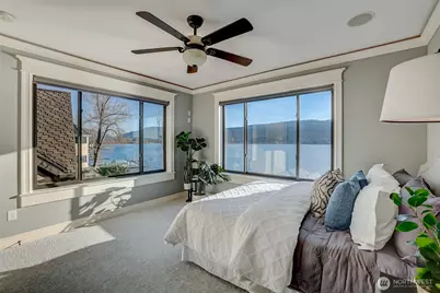 4013 E Lake Sammamish Shore Lane, Sammamish, WA 98075 - Photo 18