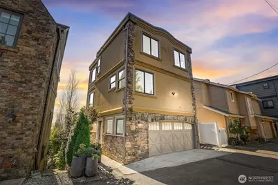 4013 E Lake Sammamish Shore Lane, Sammamish, WA 98075 - Photo 2