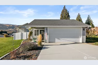 632 S Newton Avenue, East Wenatchee, WA 98802 - Photo 2