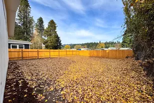 3060 Pennsylvania St, Longview, WA 98632 - Photo 2