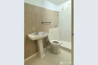 1414 E Fir Street E, Seattle, WA 98122 - Photo 8