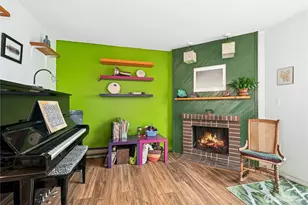 8823 Holly Dr, Everett, WA 98208 - Photo 2