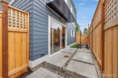 4050 32nd Avenue W, Seattle, WA 98199 - Photo 22