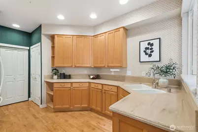 120 Newport Way NW #16, Issaquah, WA 98027 - Photo 10