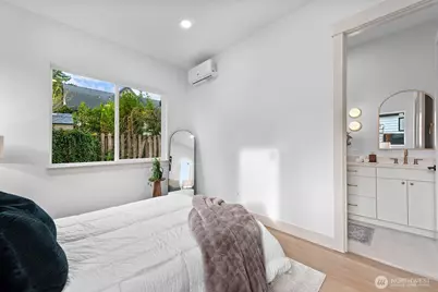 10811 24th Avenue NE, Seattle, WA 98125 - Photo 20