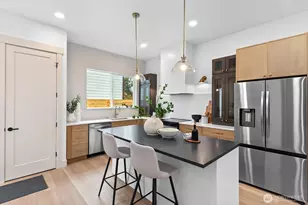 10811 24th Ave NE, Seattle, WA 98125 - Photo 8