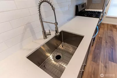 9030 18th Avenue SW #B, Seattle, WA 98106 - Photo 6