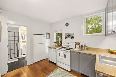 1109 S 14th Street, Tacoma, WA 98405 - Photo 12