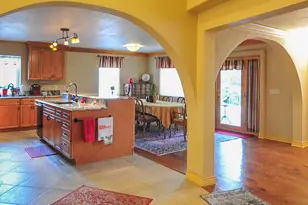 1055 N Jackson Ave, East Wenatchee, WA 98802 - Photo 6