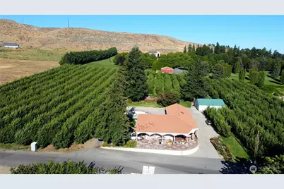 1055 N Jackson Avenue, East Wenatchee, WA 98802 - Photo 2