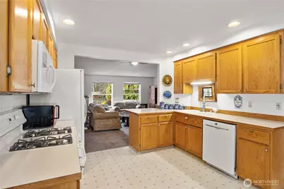 9923 74th Avenue E, Puyallup, WA 98373 - Photo 12