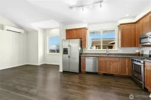 2002 17th Ave NE, Issaquah, WA 98029 - Photo 4