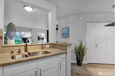 1125 E Olive Street #212, Seattle, WA 98122 - Photo 16