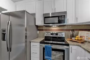 1125 E Olive St, Seattle, WA 98122 - Photo 8