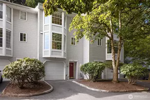 10215 NE 129th Ln, Kirkland, WA 98034 - Photo 2