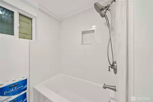 304 S 213th St, Des Moines, WA 98198 - Photo 26