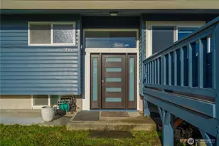 304 S 213th St, Des Moines, WA 98198 - Photo 2