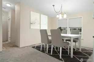 970 NE Saturn Ln, Bremerton, WA 98311 - Photo 4