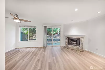 10026 NE 127th Place #D117, Kirkland, WA 98034 - Photo 4