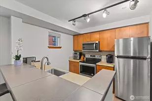 12334 31st Ave NE, Seattle, WA 98125 - Photo 6