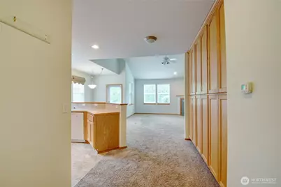 800 Farmington Drive #6, Burlington, WA 98233 - Photo 4