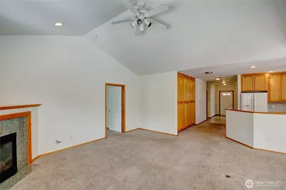 800 Farmington Drive #6, Burlington, WA 98233 - Photo 18