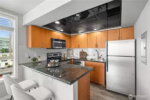 905 Cherry St, Seattle, WA 98104 - Photo 8