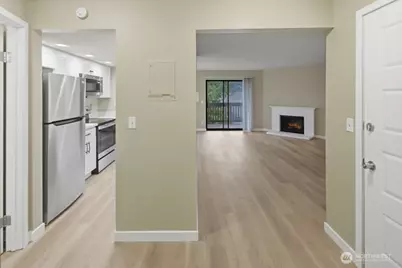 10506 NE 32nd Place #G203, Bellevue, WA 98004 - Photo 2