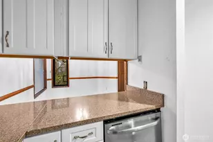 1210 101st Pl NE, Bellevue, WA 98004 - Photo 12