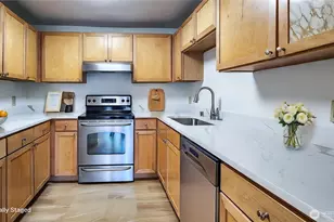 1215 S 237th Ln, Des Moines, WA 98198 - Photo 2