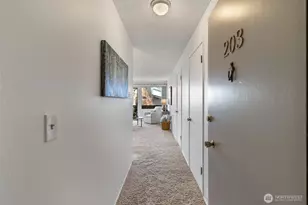 6110 24th Ave NW, Seattle, WA 98107 - Photo 4