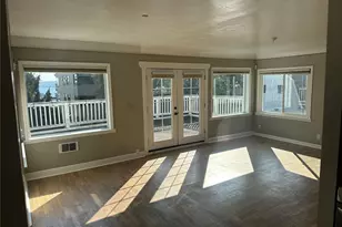 215 W Kinnear Pl, Seattle, WA 98119 - Photo 12