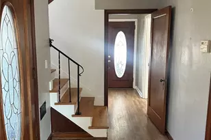 215 W Kinnear Pl, Seattle, WA 98119 - Photo 8
