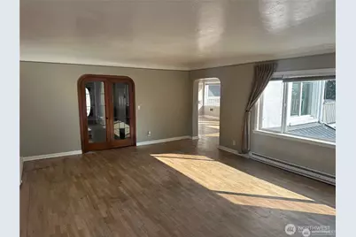 215 W Kinnear Place, Seattle, WA 98119 - Photo 8