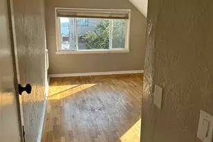 215 W Kinnear Pl, Seattle, WA 98119 - Photo 28