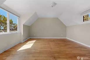 215 W Kinnear Pl, Seattle, WA 98119 - Photo 22