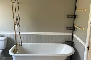 215 W Kinnear Pl, Seattle, WA 98119 - Photo 24