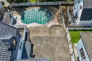 215 W Kinnear Pl, Seattle, WA 98119 - Photo 4