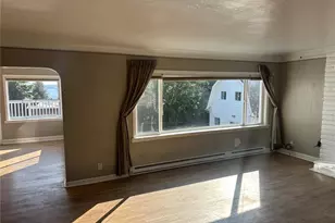 215 W Kinnear Pl, Seattle, WA 98119 - Photo 10