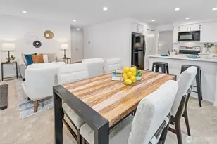 24221 SE 38th Pl, Sammamish, WA 98029 - Photo 12