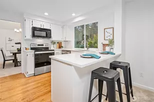 24221 SE 38th Pl, Sammamish, WA 98029 - Photo 10