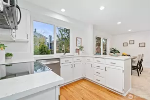 24221 SE 38th Pl, Sammamish, WA 98029 - Photo 8