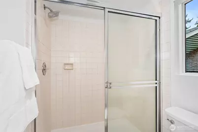 24221 SE 38th Place, Sammamish, WA 98029 - Photo 22