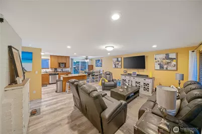 20827 59th Place W, Lynnwood, WA 98036 - Photo 1