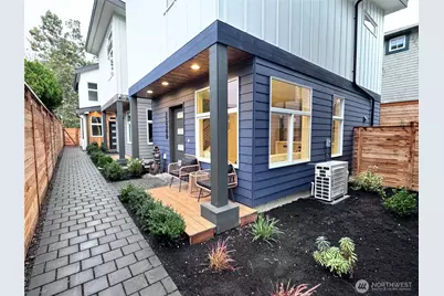 9228 B 22nd Avenue SW, Seattle, WA 98106 - Photo 1