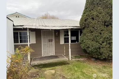 314 Liberty Avenue, Granger, WA 98932 - Photo 1