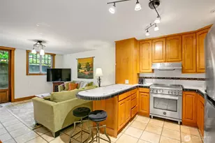 1220 10th Ave E, Seattle, WA 98102 - Photo 30